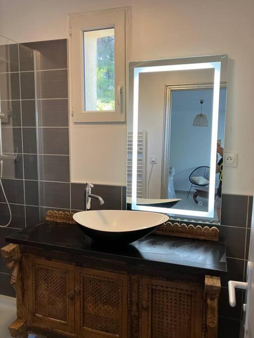 Appartement T4 Terrasse Et Vue Istres Eksteriør bilde
